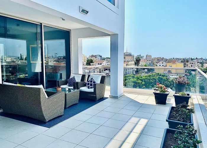 The Penthouse 401 Apartment *